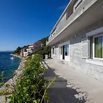 Hropic * Lastovo